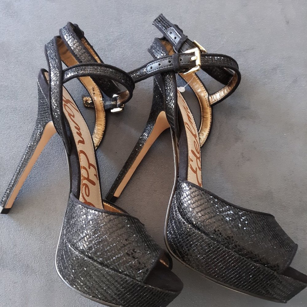 Sam Edelman black pumps